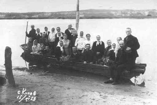 У Кийлів - човном через Дніпро на зібрання євангельських християн-баптистів, 1953 р